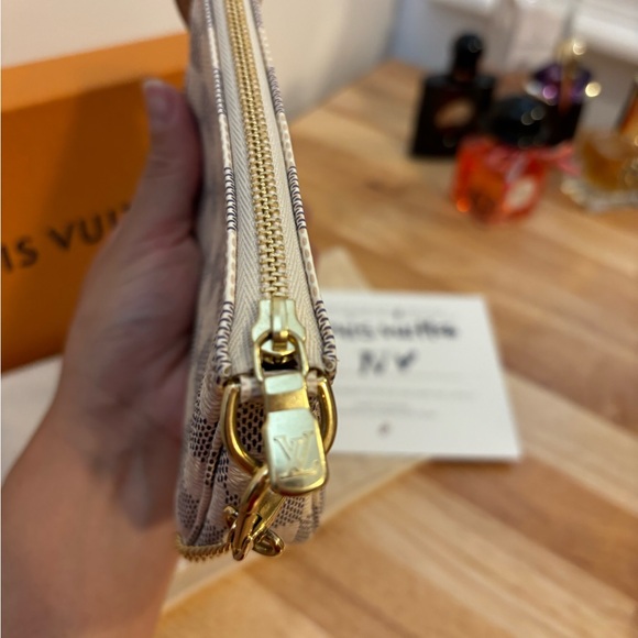 Louis Vuitton Mini Pochete Damier Azur - Picture 3 of 9